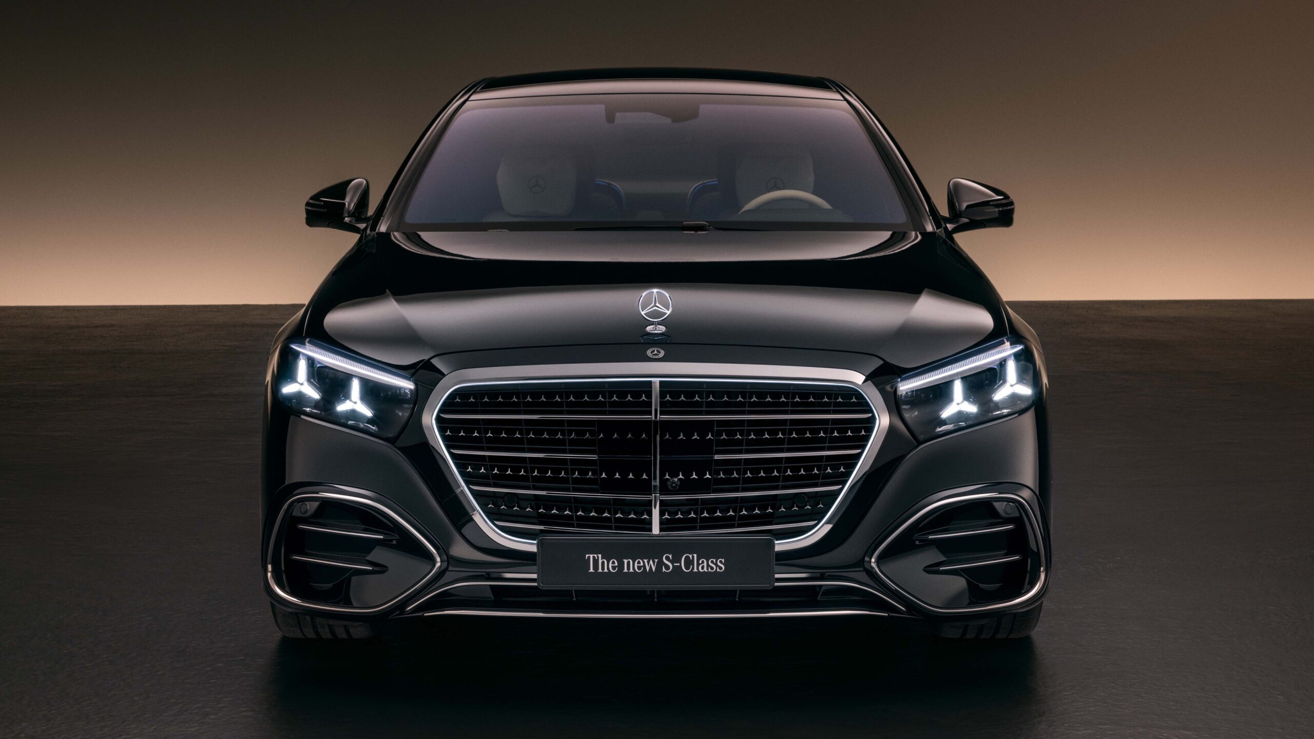 Mercedes-Benz S-Class luxury sedan for executive Toronto airport transfers