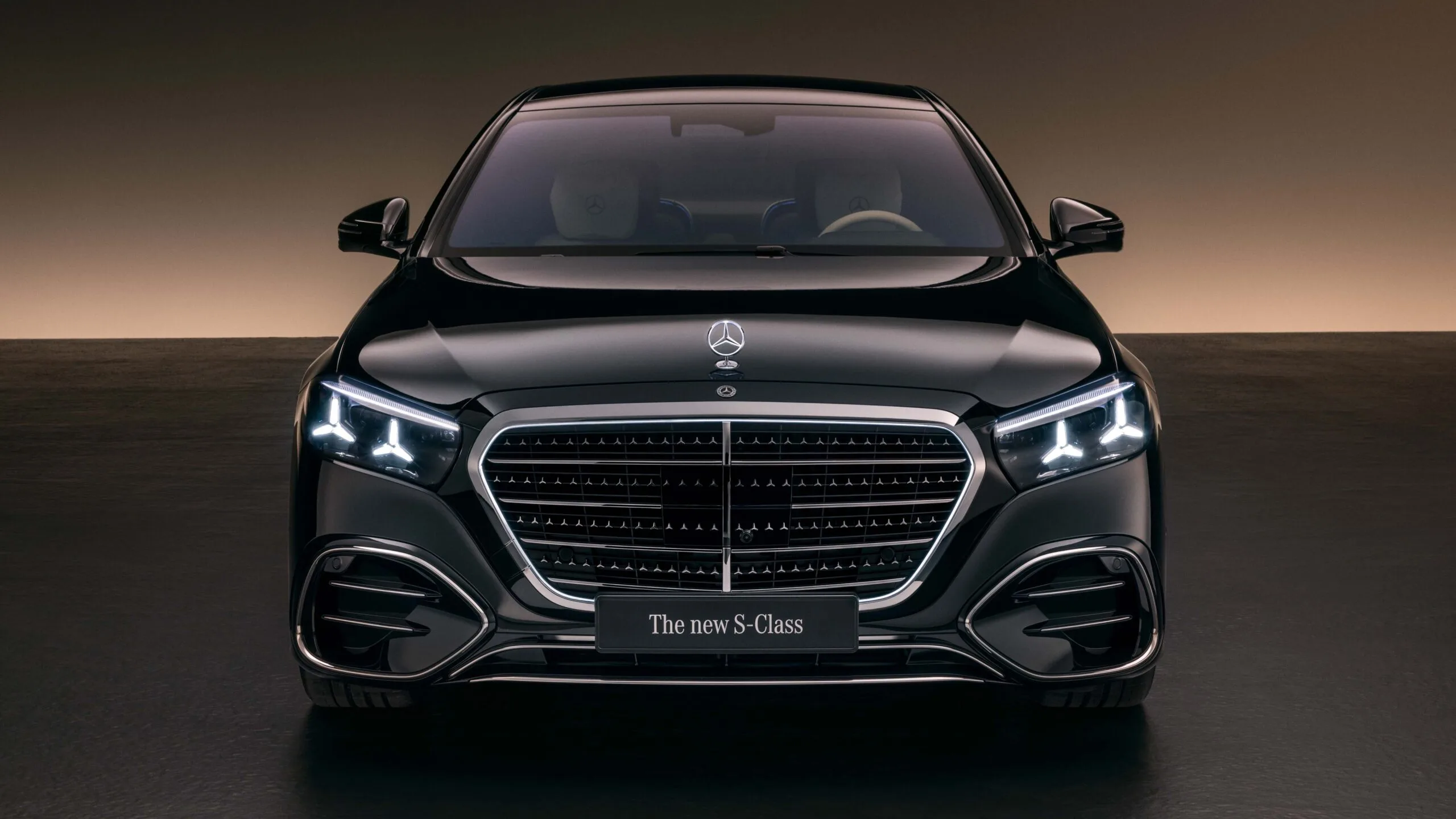 Mercedes-Benz S-Class luxury sedan for executive Toronto airport transfers