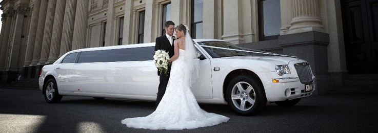 Stretch limousine rental Toronto for weddings and special events